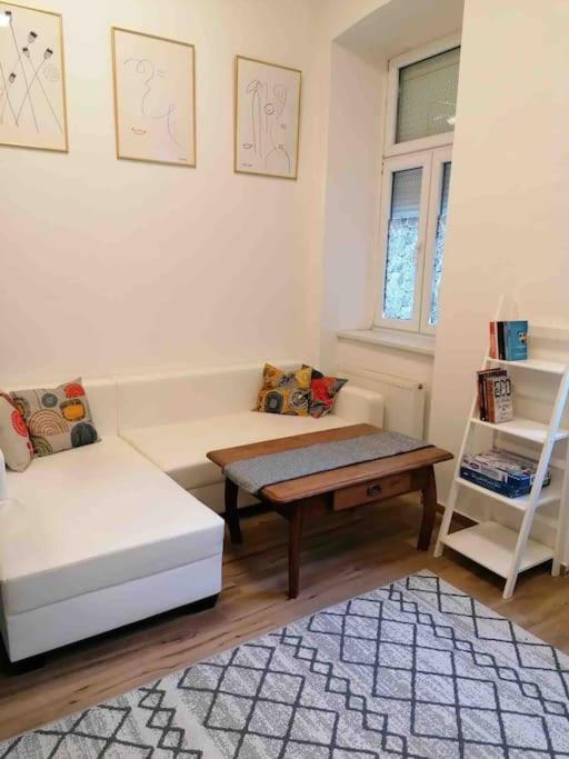 Feine Wohnung Direkt Am Yppen- Und Brunnenmarkt Wina Bagian luar foto